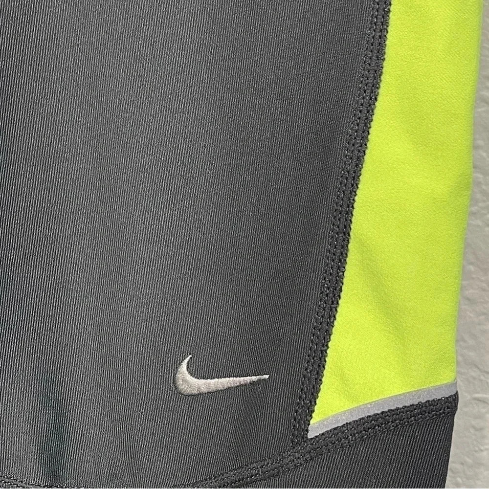 Nike Dri Fit Running Capri Fitted Leggings Size Small - Picture 2 of 6